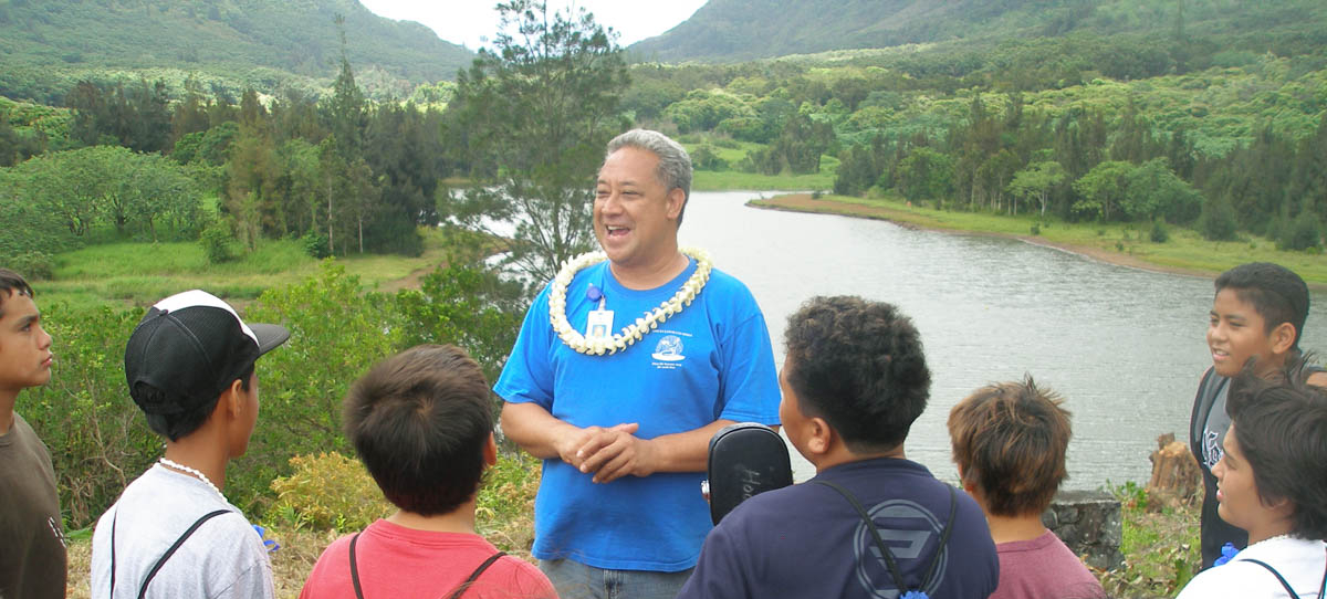 nuuanu watershed tour with arthur aiu